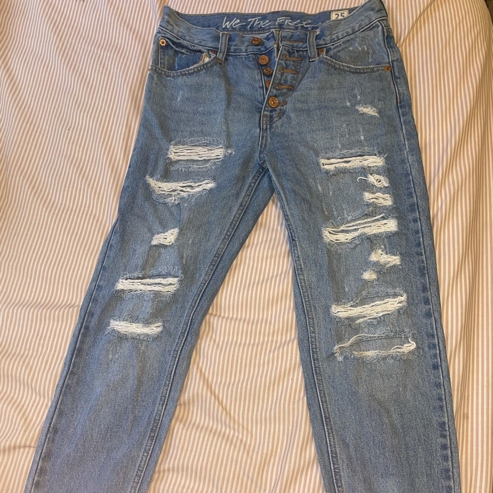 Ripped ankle jeans